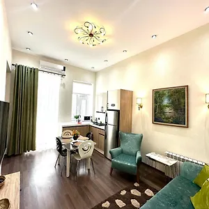 Stylish Urban At The Center Daire