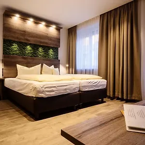 https://hotel-alter-kranen.com-bavaria.com